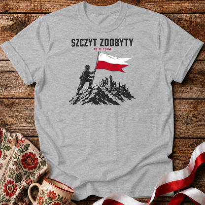 Szczyt Zdobyty 1944 Unisex T-Shirt
